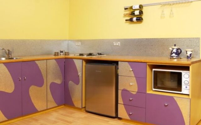 Studio Q Apartments