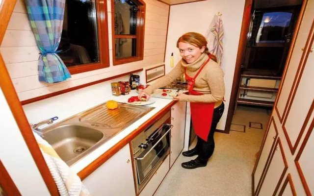 Boats & Yachts at Zehdenick Harbor by Kuhnle‑Tours