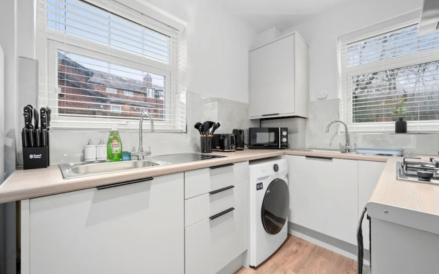 Modern 3-bedroom Home With Garden