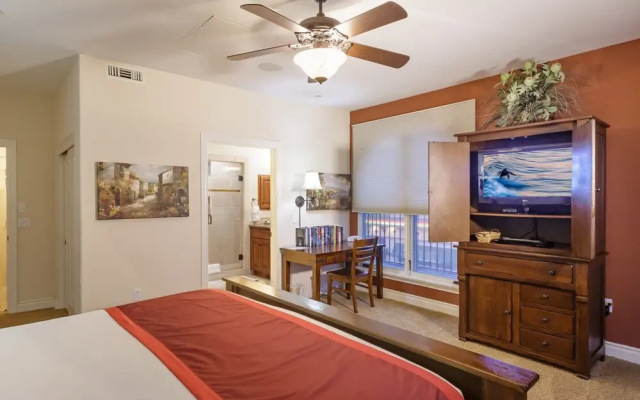 Valentina #401 3 Bedroom Condo by RedAwning