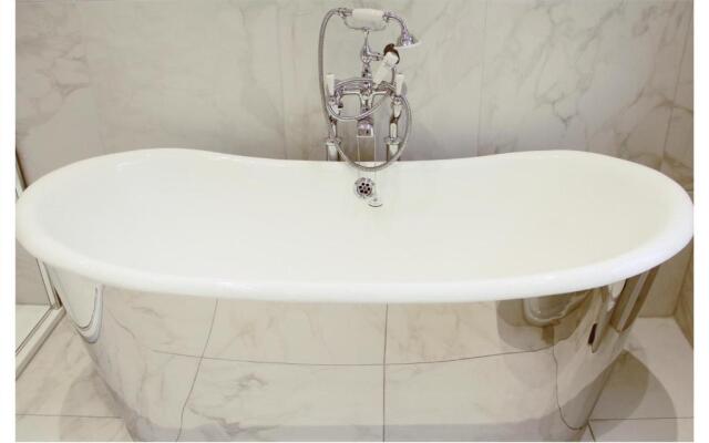A Luxurious Masterpiece Steps from Stirling