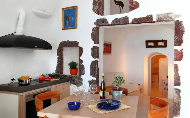 Menias Cave House