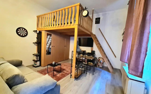 Hookah Apartment 13