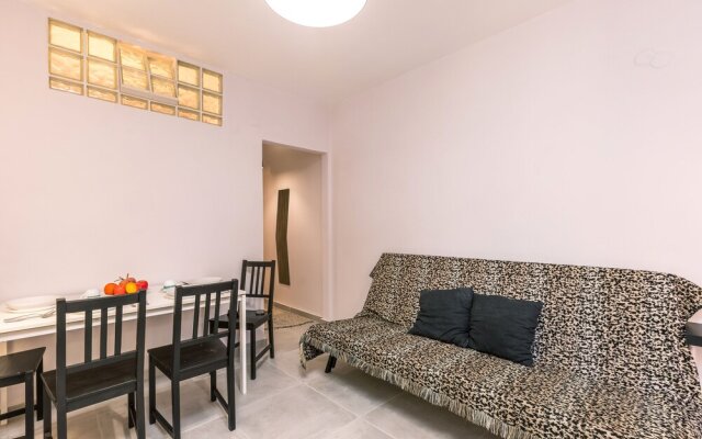 Bright apartment near Corfu town by Konnect
