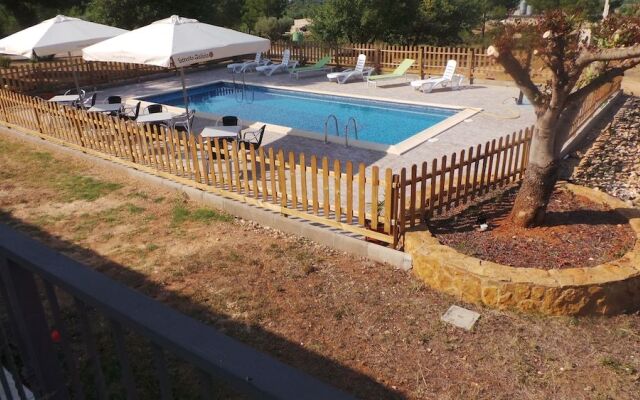 Hotel Restaurante Rural Cau Blanch