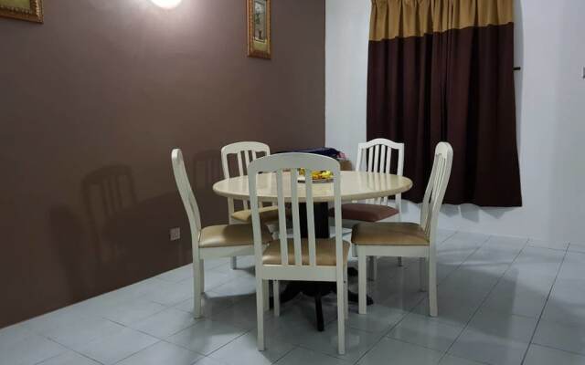 Anjung Apartment 3BR 1