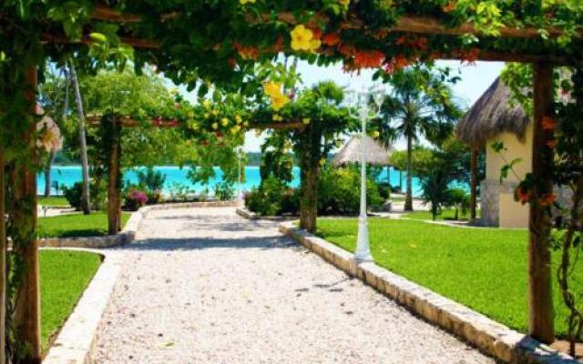 Bacalar Lagoon Resort