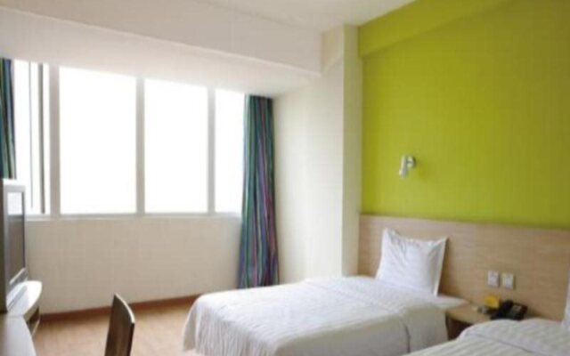 7Days Inn Huanggang Huangshang Dongmen Road