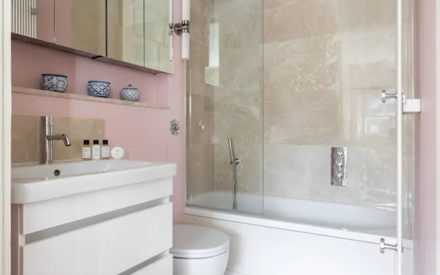 Chepstow Road X by Onefinestay