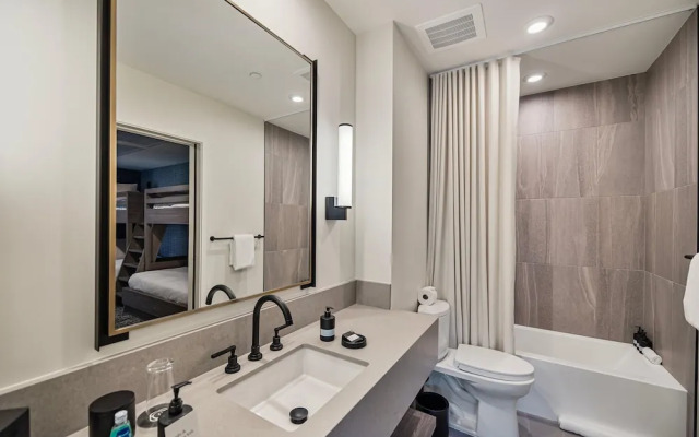 P Ndry 3206 in Park City