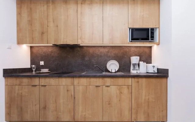 Aquamarina Prima Apartments by Renters