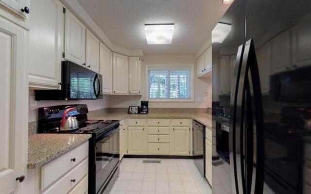 7655 Huntington Villas