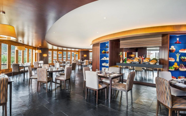 Le Meridien Paro, Riverfront