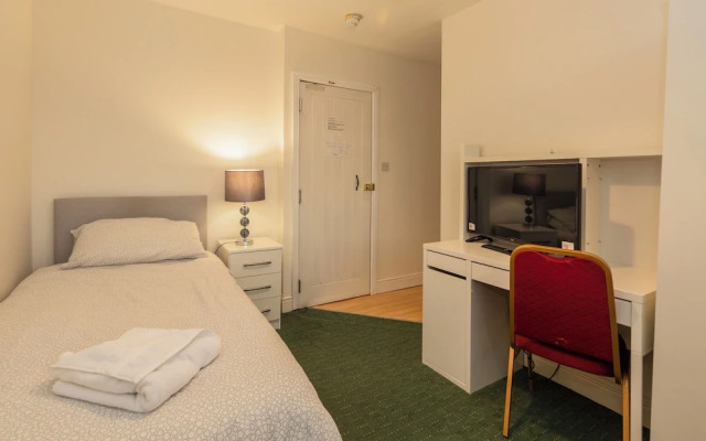 Ricky Road Guest House - Budget
