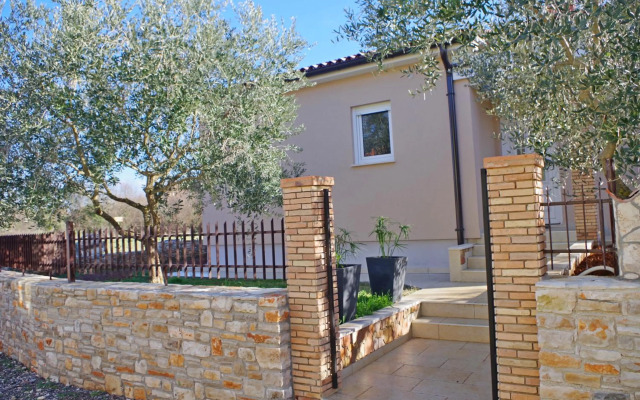 House Matteo, Valdenaga