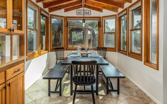 Margaret 5 Bedroom Home by RedAwning