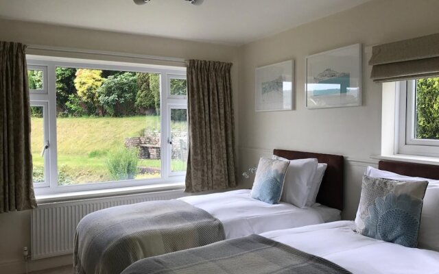 Coombe Bank Guest House