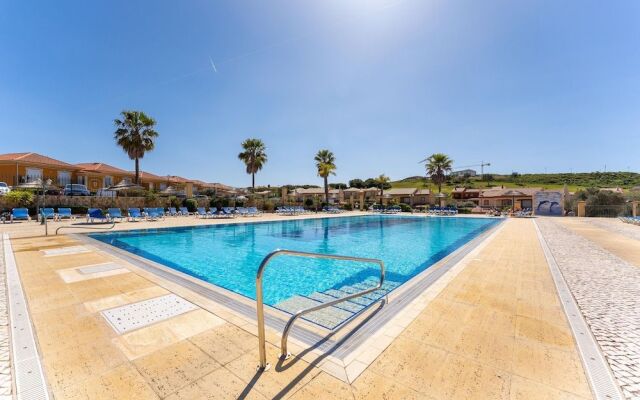 Lakeview Private Garden & Pool