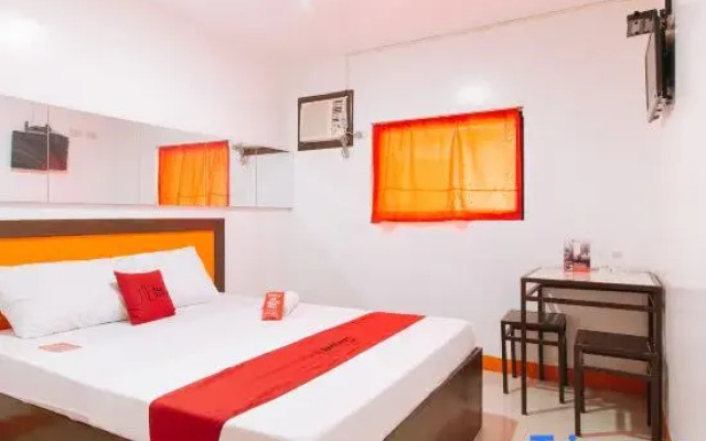RedDoorz @ EL Runway Hotel Bulacan