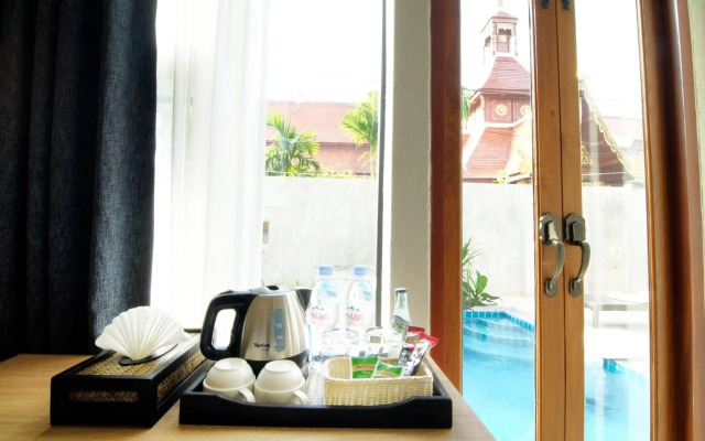 Tapae Gate Villa