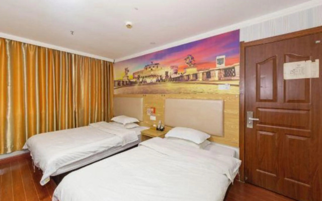 Jinfeng Hotel (Guangzhou Shangxiajiu Pedestrian Street Chenjiazhao Subway Station)