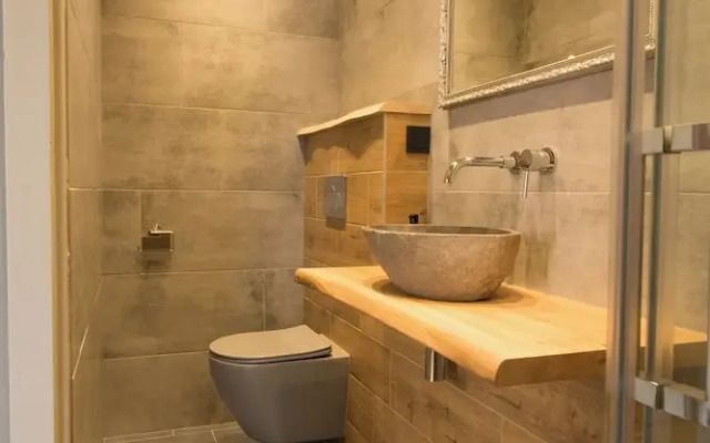 Modern 4-person Bungalow Near Beach