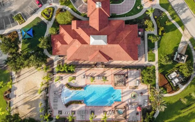 UpstaySleeps20ThemeRoomsPoolHotTubTheatr