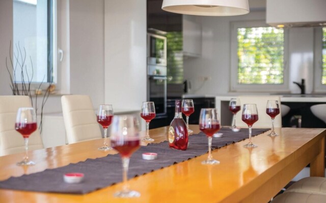 Nice Home in Crikvenica With Sauna, Wifi and 5 Bedrooms