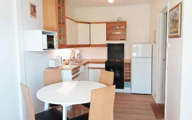 Lake View Holiday Apartments