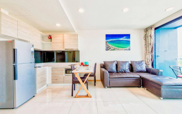 Acqua Condominium