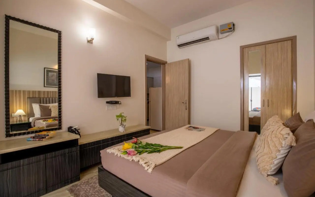 OYO 20016 SilverKey Huda City Centre