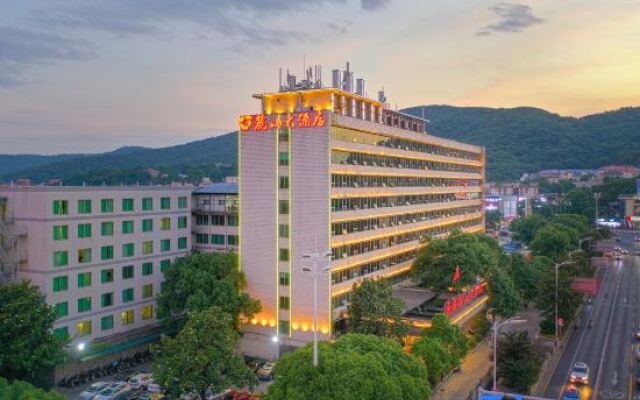 Dolton Lushan Hotel