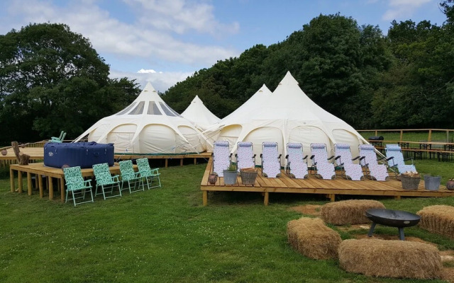 Campfires and Stars Glamping