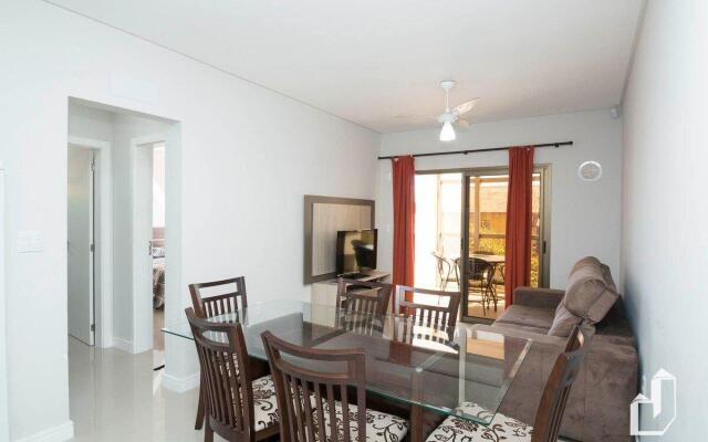 Apartamento com 02 dormitórios