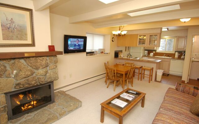 Aspen Townhouse East Unit 7