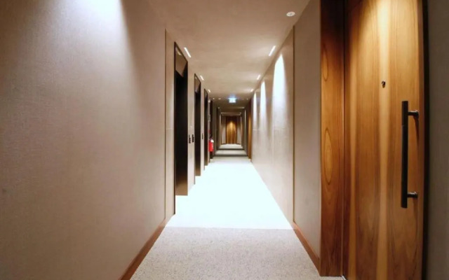 San Babila Modern Apartment