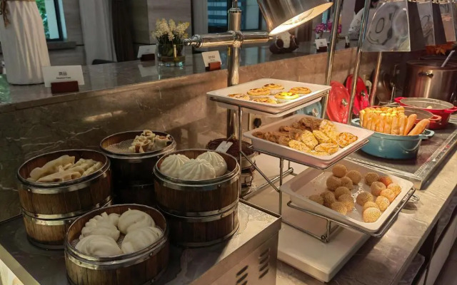 Home Inn Plus Suzhou Wujiang Fenhu Luxin Avenue