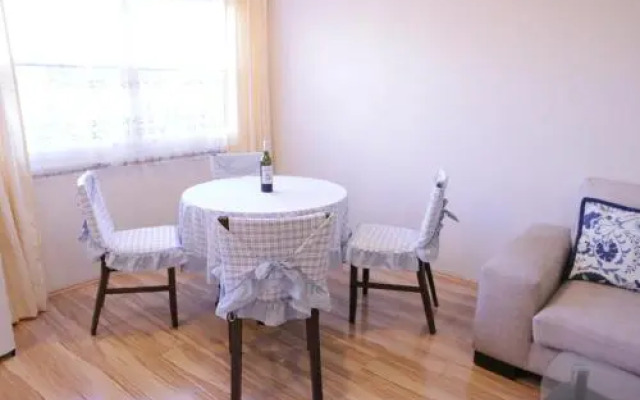 Convenient, Bright and Affordable 2 Bedroom Unit