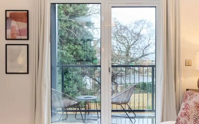 The Wembley Park Gem - Lovely 2bdr Flat With Balcony