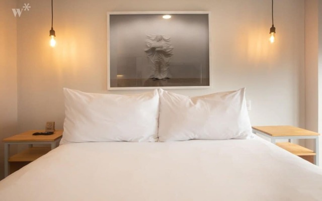 w High Ceiling and Classy 2BR in Miraflores