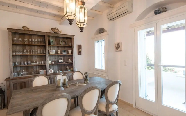 Beautiful Villa at Panormos