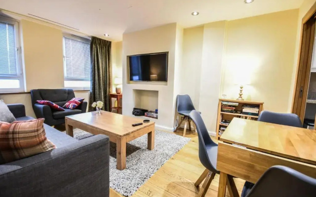 Tower Bridge 2BR apartment for 6 with terrace