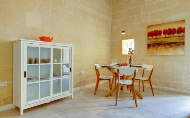 Stylish 2BR Apartment in Valletta