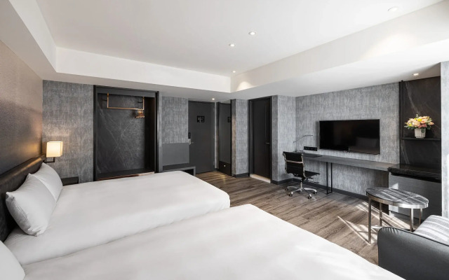 Lakeshore Hotel Metropolis I