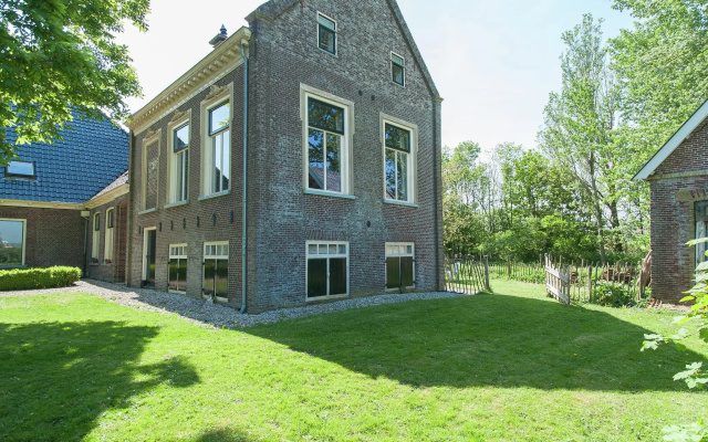 Charming house in Easterlittens on a Frisian farm