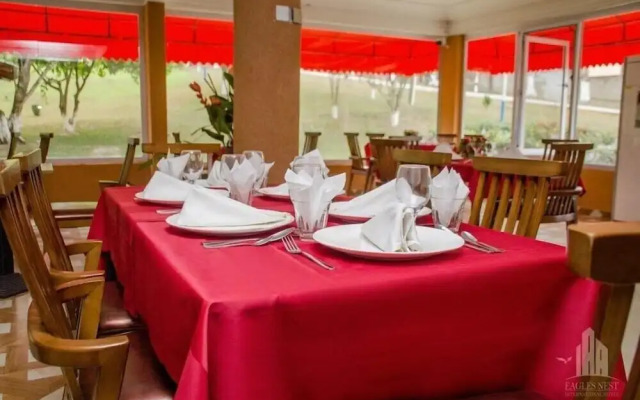 Eagles Nest In. Hotel