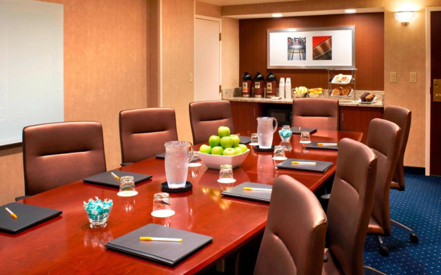 Courtyard by Marriott Cincinnati-Covington