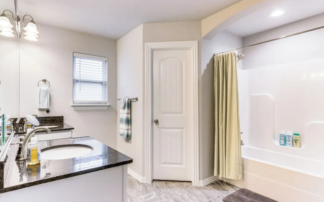 Fayetteville Home: Near University & Biking Trails