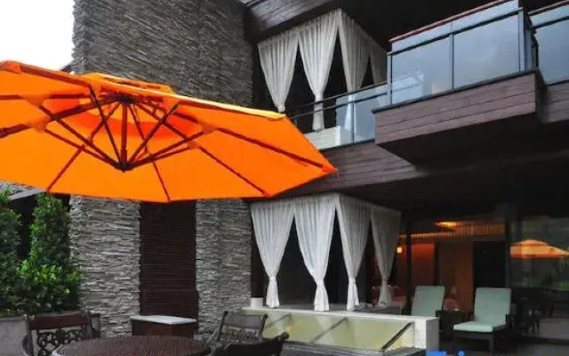 Hainan Mount Qixian Tang Hotel