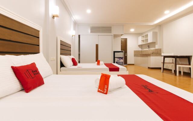 RedDoorz Premium @ Trece Indang Road